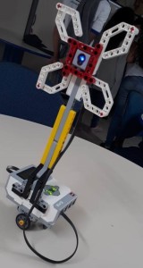 Robô criado por estudantes ajuda no combate de mosquito da dengue