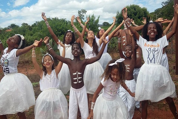 Grupo de Dança Quilombo dos Anjos reúne crianças e adolescentes