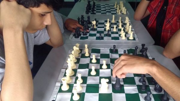 Talento do xadrez dá xeque mate em doença e se prepara para voltar -  RecordTV - R7 Esporte Fantástico